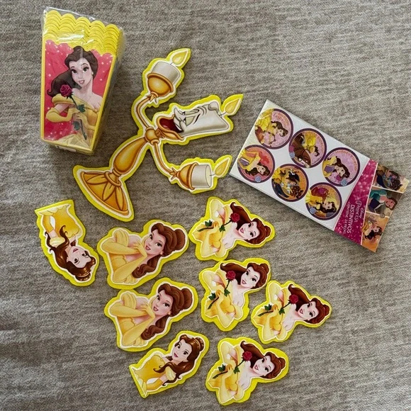 Disney Princess Belle Golden and White Cutout, 2 different backdrops - Picture 6 of 13